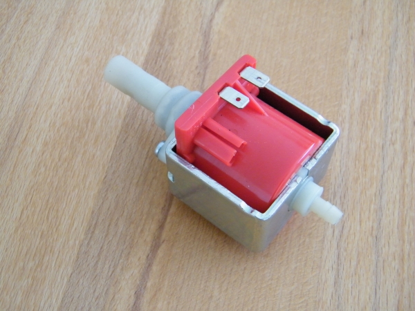 Gebrauchte Ulka EP5 Pumpe für Saeco, rot, Kunststoffanschluss